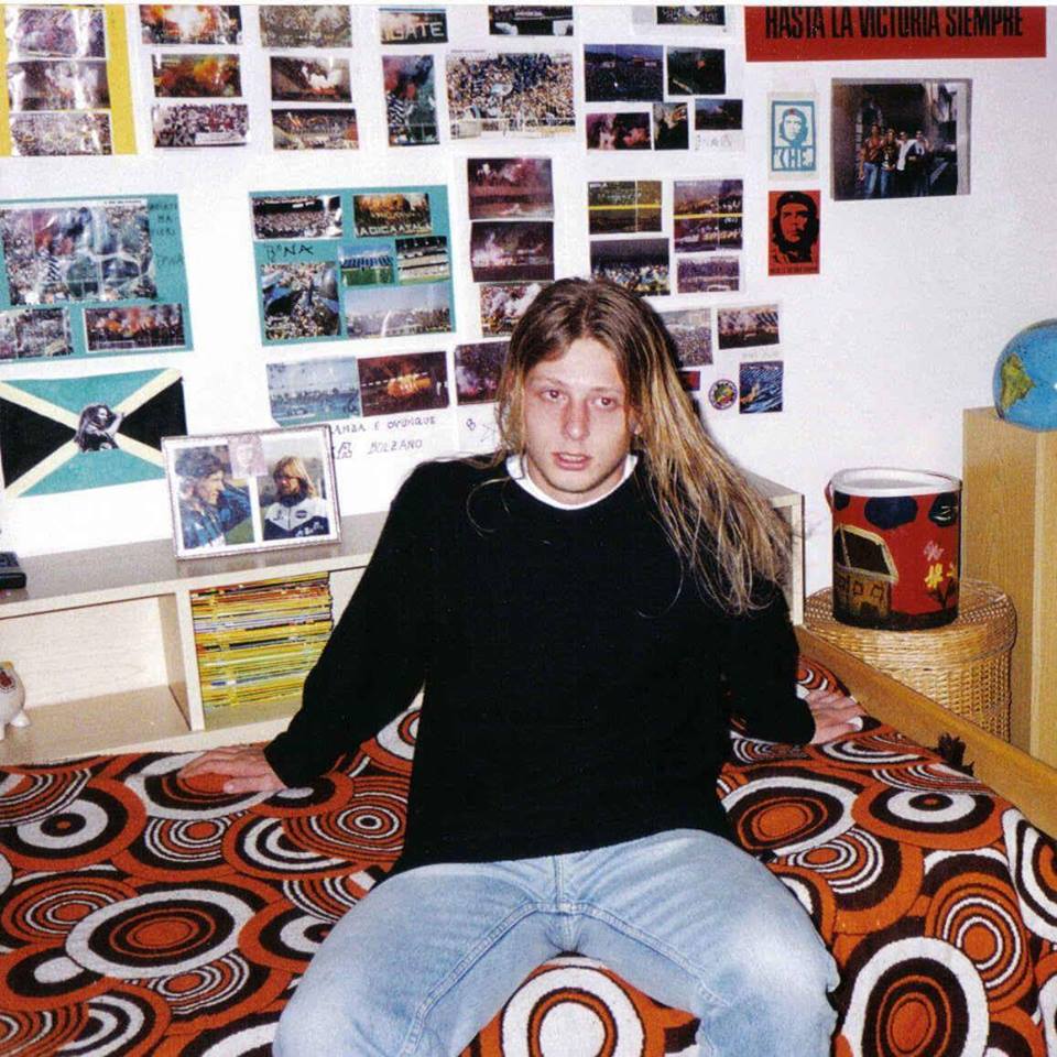 Igor nel '93, foto Atalanta sullo sfondo e capelli alla "figlio del vento"