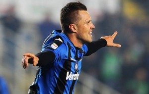 during the Serie A match between Atalanta BC and FC Crotone at Stadio Atleti Azzurri d'Italia on September 20, 2017 in Bergamo, Italy.