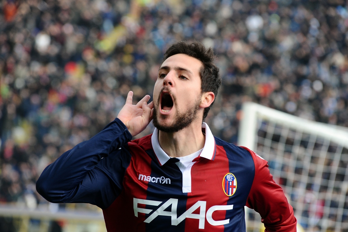 during the Serie A match between Bologna FC and SSC Napoli at Stadio Renato Dall'Ara on December 6, 2015 in Bologna, Italy.